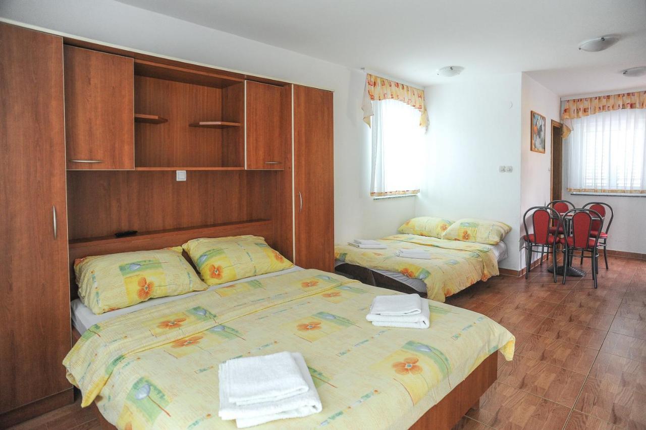 Apartmani Vila Caska מראה חיצוני תמונה